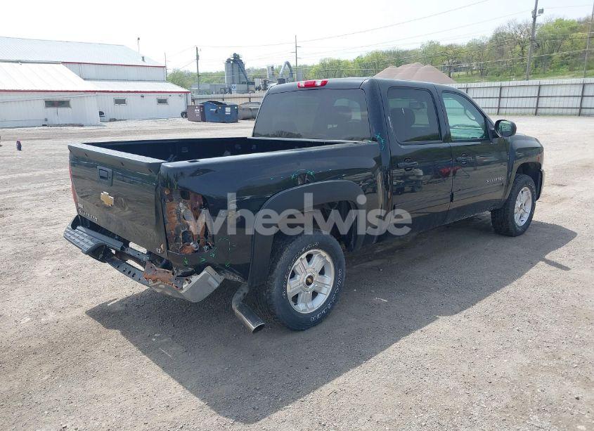 Photo 4 of 2011 Chevrolet Silverado 1500 LT (VIN 3GCPKSE32BG215918)