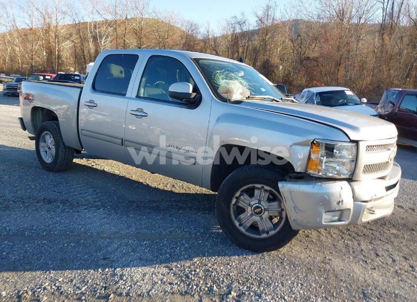 2011 Chevrolet Silverado 1500 LT (VIN 3GCPKSE32BG256047) main photo