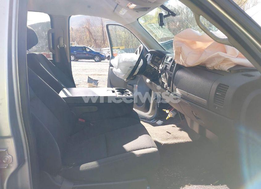 Photo 5 of 2011 Chevrolet Silverado 1500 LT (VIN 3GCPKSE32BG256047)