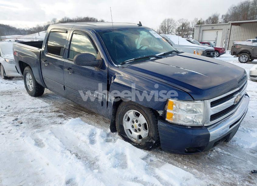 2011 Chevrolet Silverado 1500 LT (VIN 3GCPKSE32BG274273) main photo