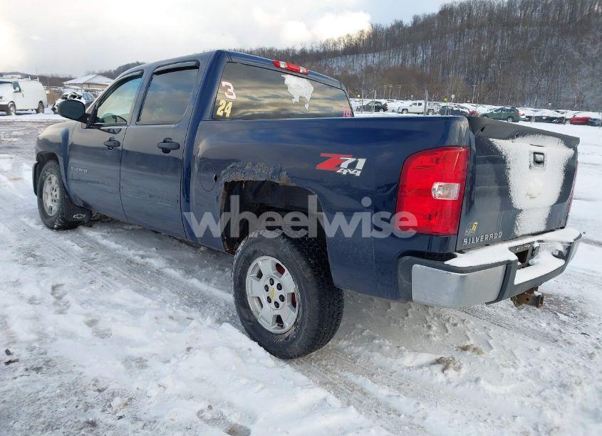 Photo 3 of 2011 Chevrolet Silverado 1500 LT (VIN 3GCPKSE32BG274273)