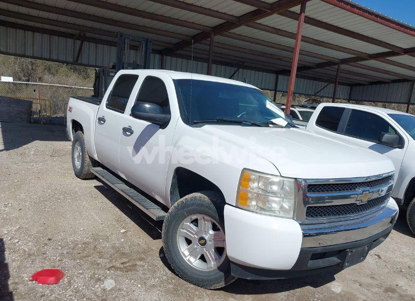 2011 Chevrolet Silverado 1500 LT (VIN 3GCPKSE32BG345813) main photo