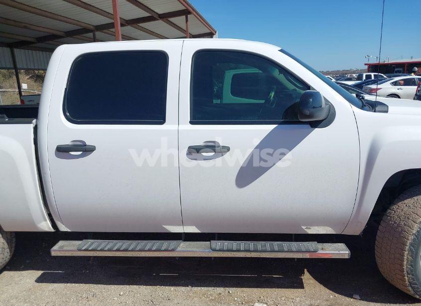 Photo 13 of 2011 Chevrolet Silverado 1500 LT (VIN 3GCPKSE32BG345813)