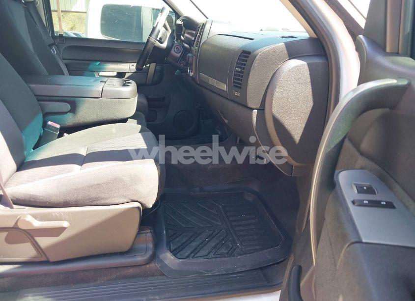 Photo 5 of 2011 Chevrolet Silverado 1500 LT (VIN 3GCPKSE32BG345813)