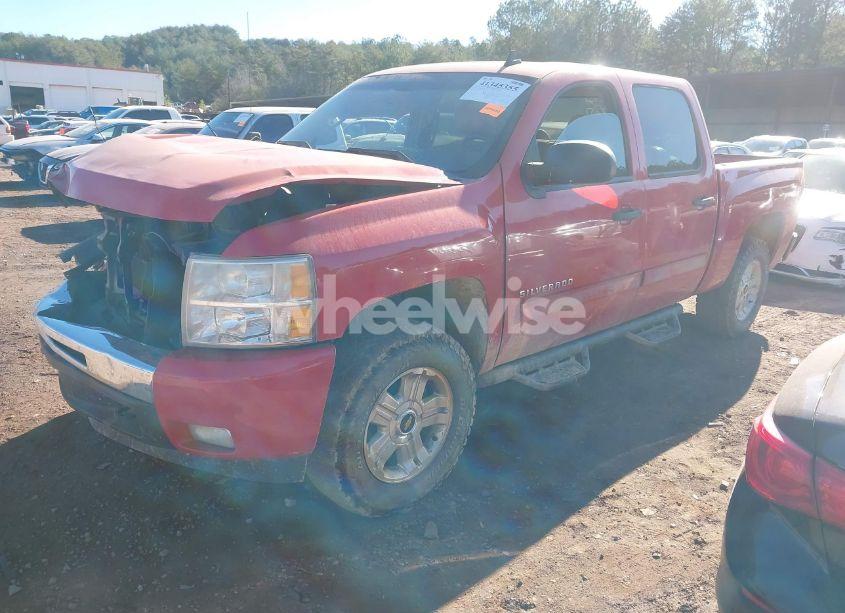 Photo 2 of 2011 Chevrolet Silverado 1500 LT (VIN 3GCPKSE32BG363809)