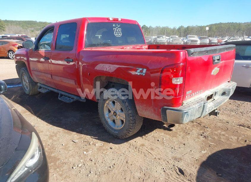 Photo 3 of 2011 Chevrolet Silverado 1500 LT (VIN 3GCPKSE32BG363809)