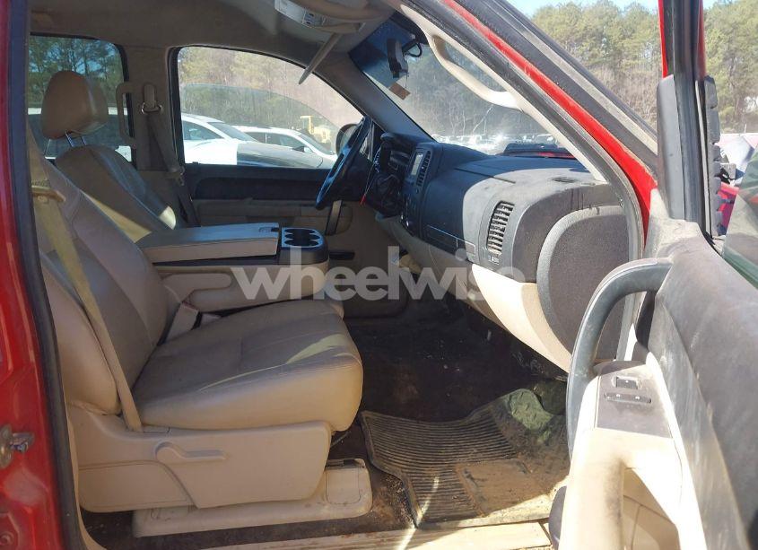 Photo 5 of 2011 Chevrolet Silverado 1500 LT (VIN 3GCPKSE32BG363809)