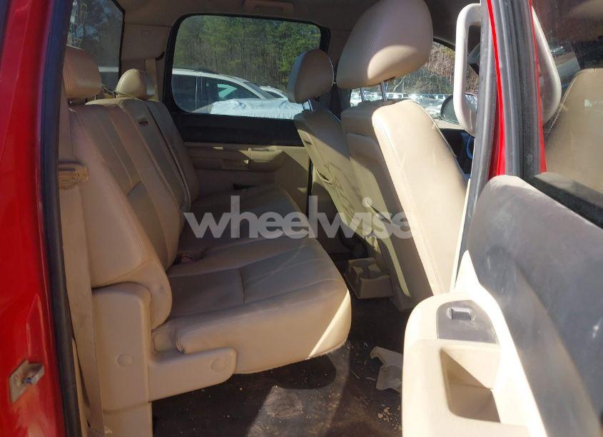 Photo 8 of 2011 Chevrolet Silverado 1500 LT (VIN 3GCPKSE32BG363809)