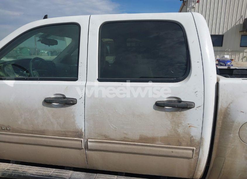 Photo 14 of 2011 Chevrolet Silverado 1500 LT (VIN 3GCPKSE32BG393845)