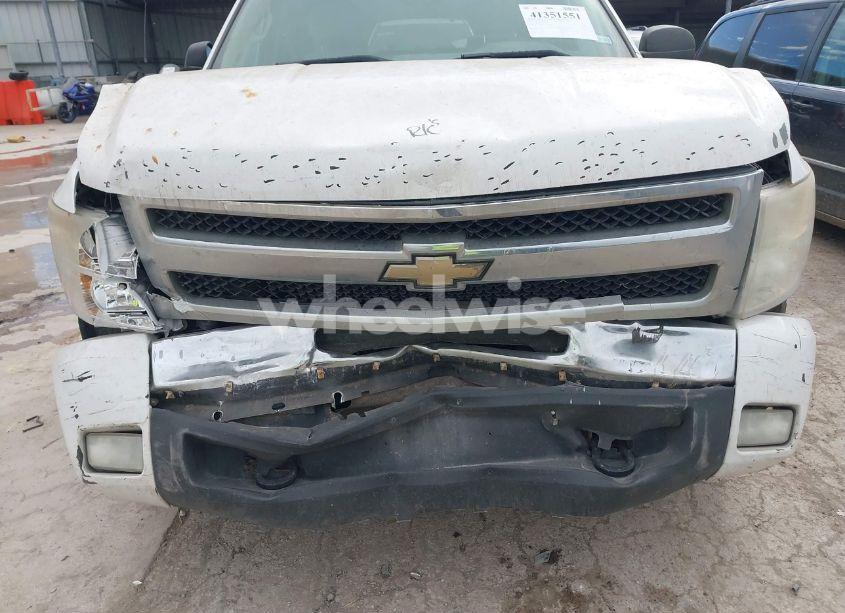 Photo 6 of 2011 Chevrolet Silverado 1500 LT (VIN 3GCPKSE32BG393845)