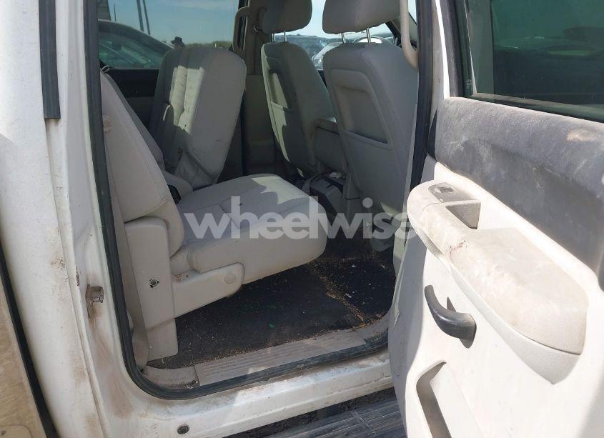 Photo 8 of 2011 Chevrolet Silverado 1500 LT (VIN 3GCPKSE32BG393845)