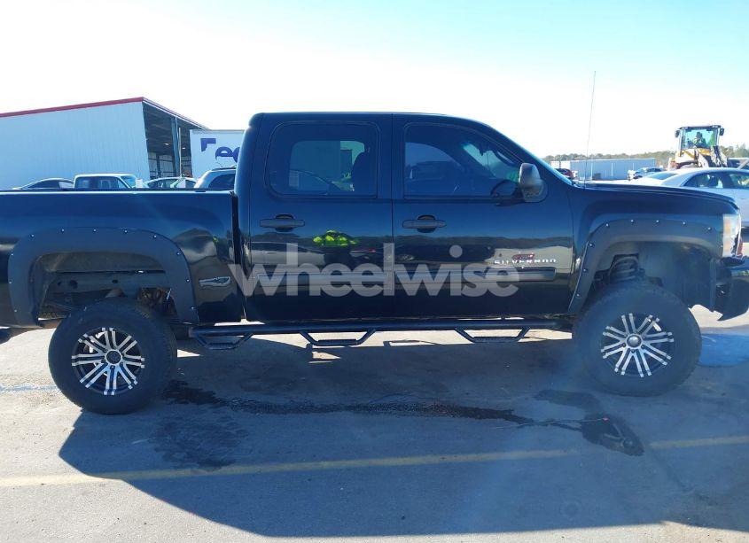 Photo 13 of 2011 Chevrolet Silverado 1500 LT (VIN 3GCPKSE33BG168592)