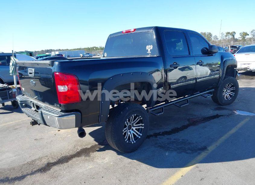 Photo 4 of 2011 Chevrolet Silverado 1500 LT (VIN 3GCPKSE33BG168592)