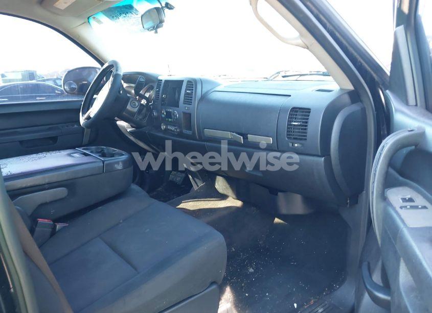 Photo 5 of 2011 Chevrolet Silverado 1500 LT (VIN 3GCPKSE33BG168592)