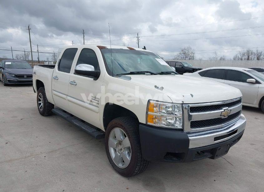 2011 Chevrolet Silverado 1500 LT (VIN 3GCPKSE33BG259362) main photo