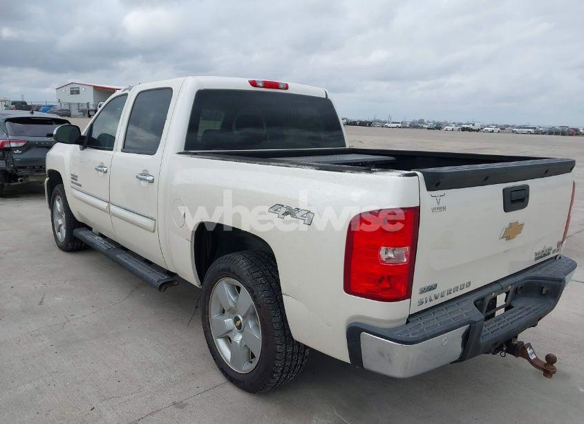 Photo 3 of 2011 Chevrolet Silverado 1500 LT (VIN 3GCPKSE33BG259362)