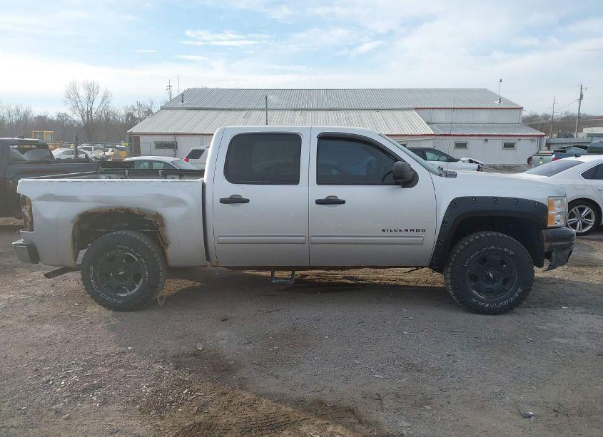 Photo 14 of 2011 Chevrolet Silverado 1500 LT (VIN 3GCPKSE33BG274850)