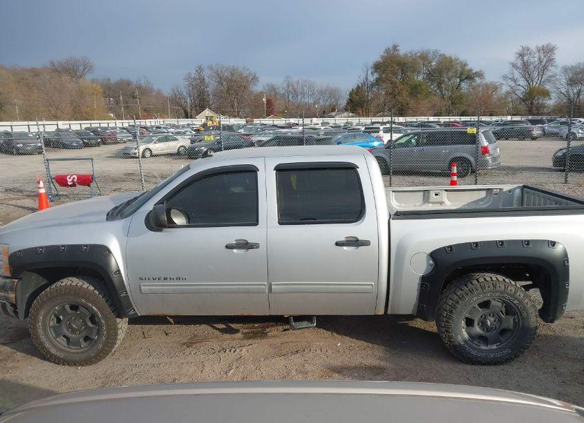 Photo 15 of 2011 Chevrolet Silverado 1500 LT (VIN 3GCPKSE33BG274850)