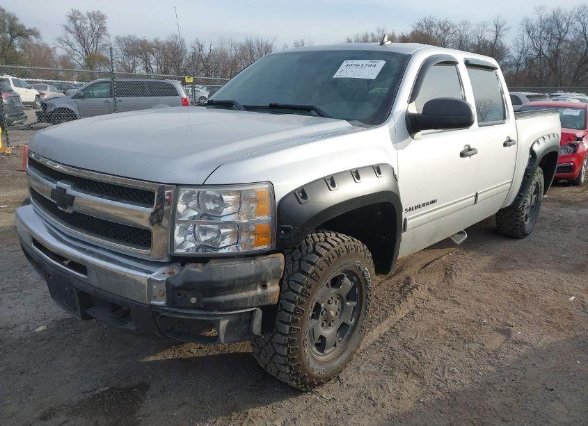 Photo 2 of 2011 Chevrolet Silverado 1500 LT (VIN 3GCPKSE33BG274850)