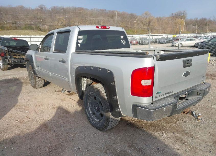 Photo 3 of 2011 Chevrolet Silverado 1500 LT (VIN 3GCPKSE33BG274850)