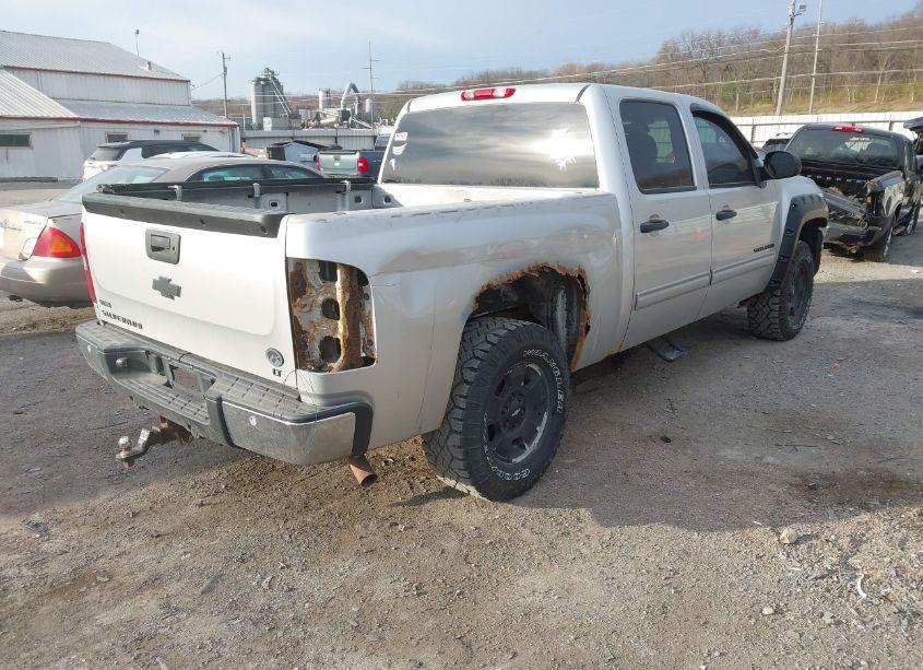Photo 4 of 2011 Chevrolet Silverado 1500 LT (VIN 3GCPKSE33BG274850)