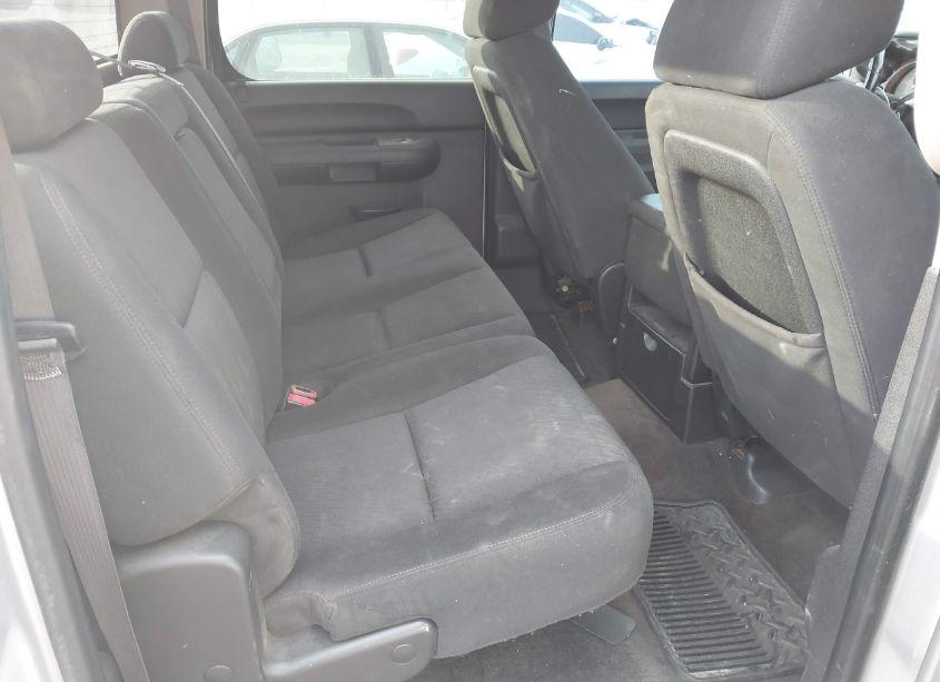 Photo 8 of 2011 Chevrolet Silverado 1500 LT (VIN 3GCPKSE33BG274850)