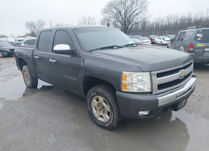 2011 Chevrolet Silverado 1500 LT (VIN 3GCPKSE34BG124312) main photo