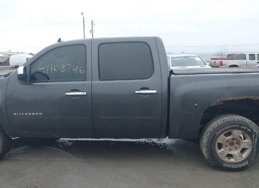 Photo 14 of 2011 Chevrolet Silverado 1500 LT (VIN 3GCPKSE34BG124312)