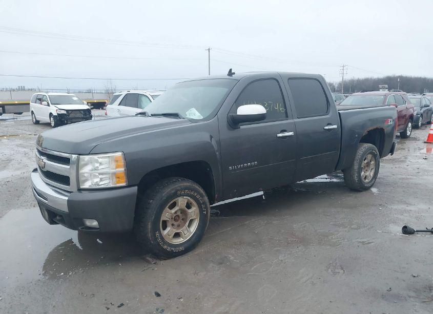 Photo 2 of 2011 Chevrolet Silverado 1500 LT (VIN 3GCPKSE34BG124312)