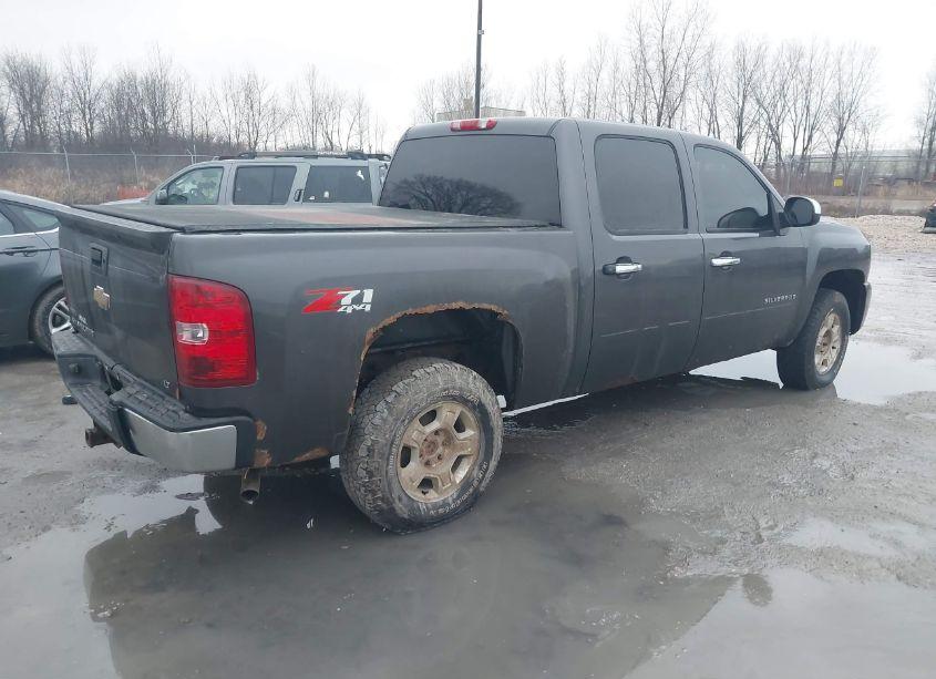 Photo 4 of 2011 Chevrolet Silverado 1500 LT (VIN 3GCPKSE34BG124312)