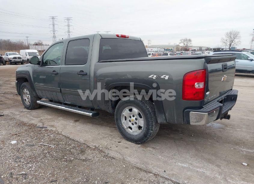 Photo 3 of 2011 Chevrolet Silverado 1500 LT (VIN 3GCPKSE34BG125573)