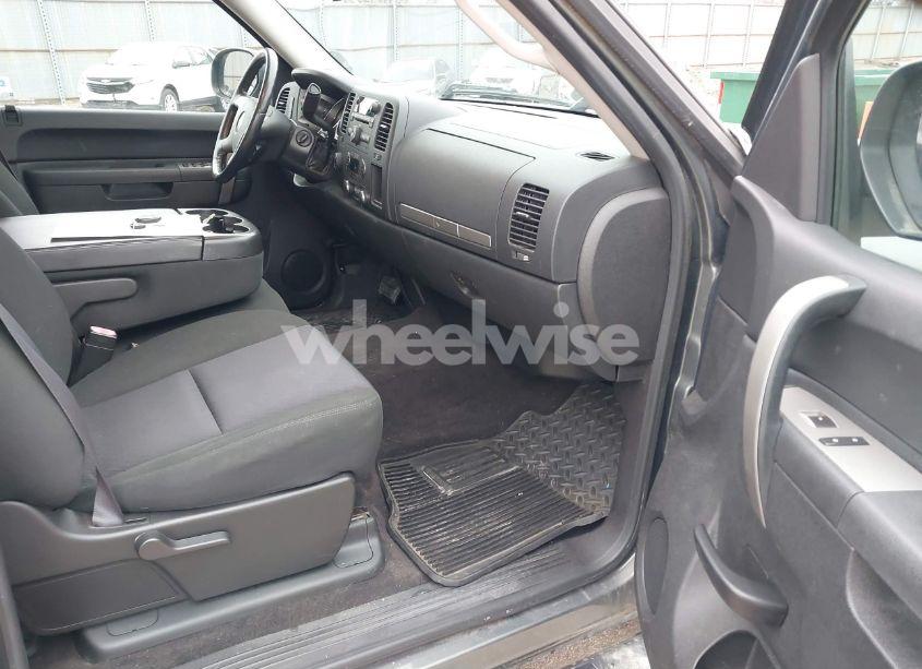 Photo 5 of 2011 Chevrolet Silverado 1500 LT (VIN 3GCPKSE34BG125573)