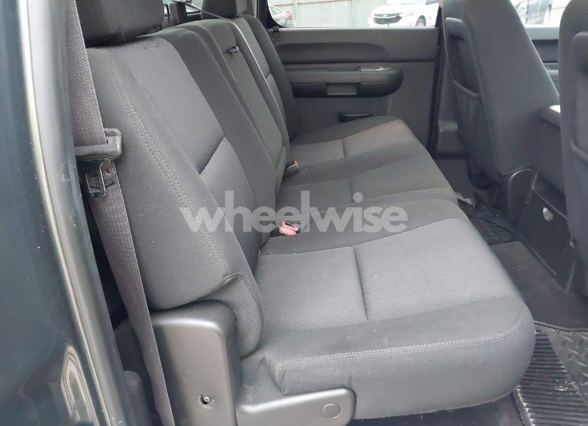 Photo 8 of 2011 Chevrolet Silverado 1500 LT (VIN 3GCPKSE34BG125573)