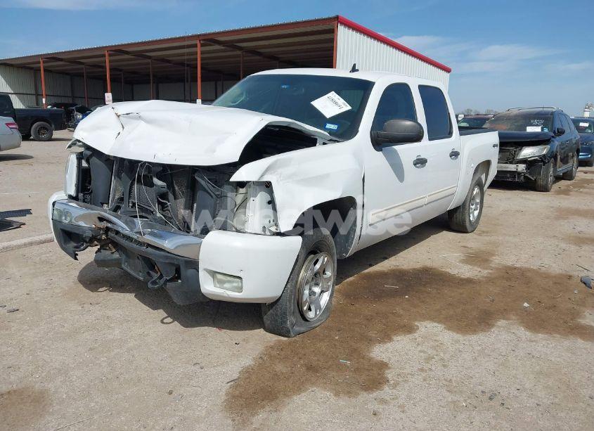 Photo 2 of 2011 Chevrolet Silverado 1500 LT (VIN 3GCPKSE34BG223342)