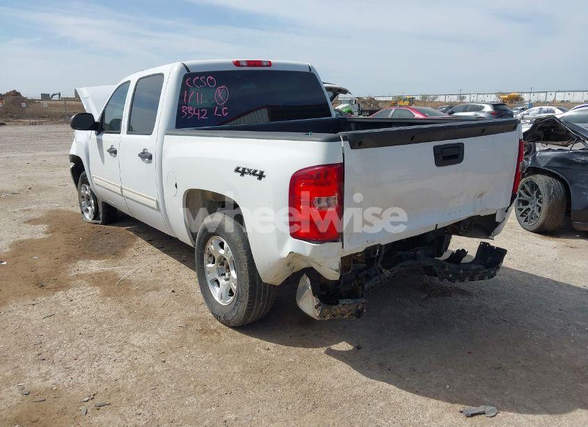 Photo 3 of 2011 Chevrolet Silverado 1500 LT (VIN 3GCPKSE34BG223342)