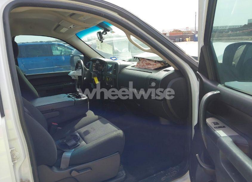 Photo 5 of 2011 Chevrolet Silverado 1500 LT (VIN 3GCPKSE34BG223342)