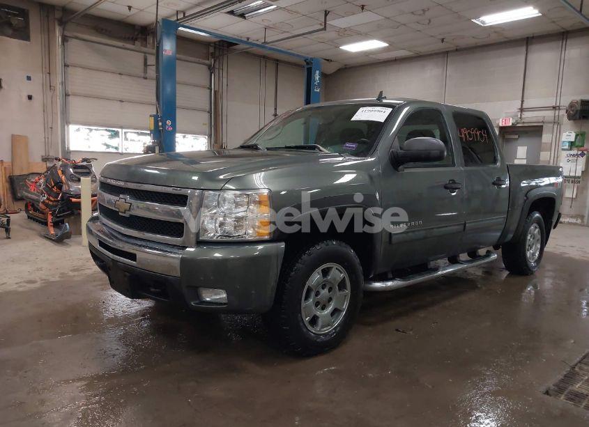 Photo 2 of 2011 Chevrolet Silverado 1500 LT (VIN 3GCPKSE34BG267051)