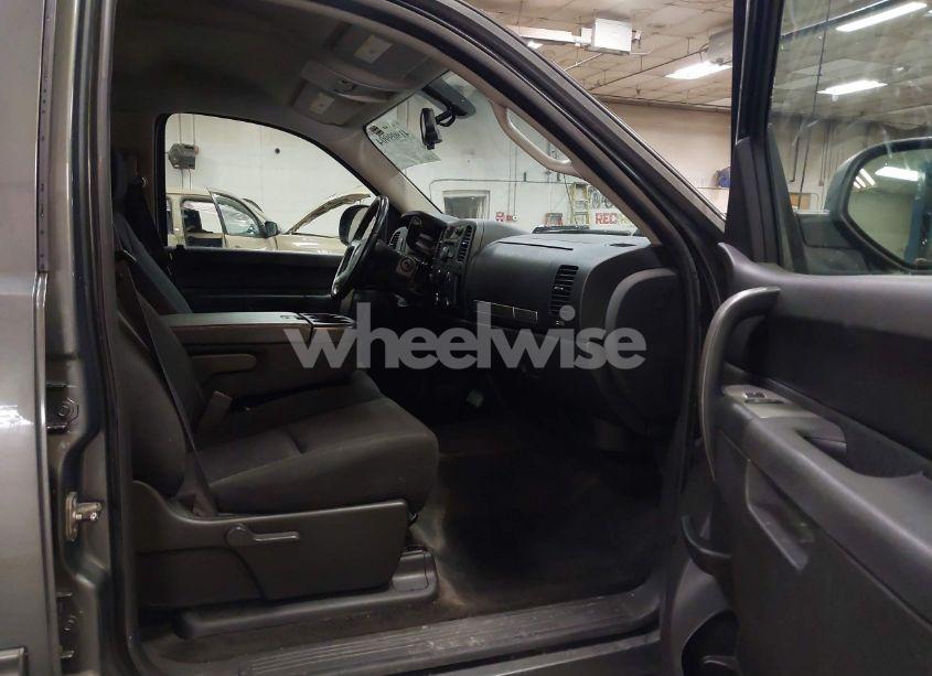 Photo 5 of 2011 Chevrolet Silverado 1500 LT (VIN 3GCPKSE34BG267051)