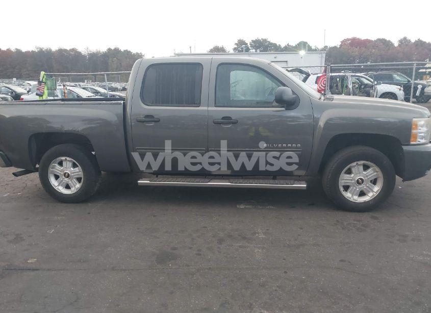 Photo 13 of 2011 Chevrolet Silverado 1500 LT (VIN 3GCPKSE34BG269107)