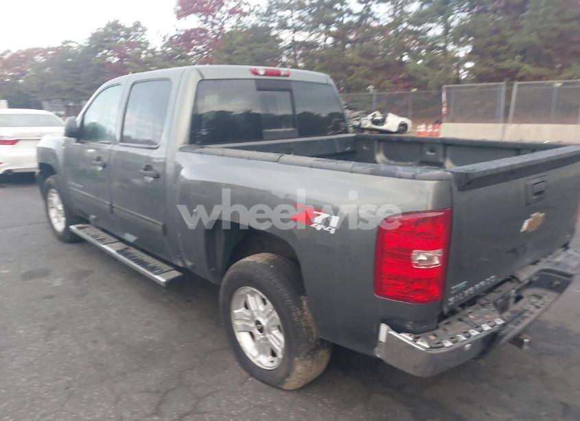 Photo 3 of 2011 Chevrolet Silverado 1500 LT (VIN 3GCPKSE34BG269107)