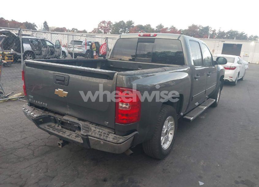 Photo 4 of 2011 Chevrolet Silverado 1500 LT (VIN 3GCPKSE34BG269107)