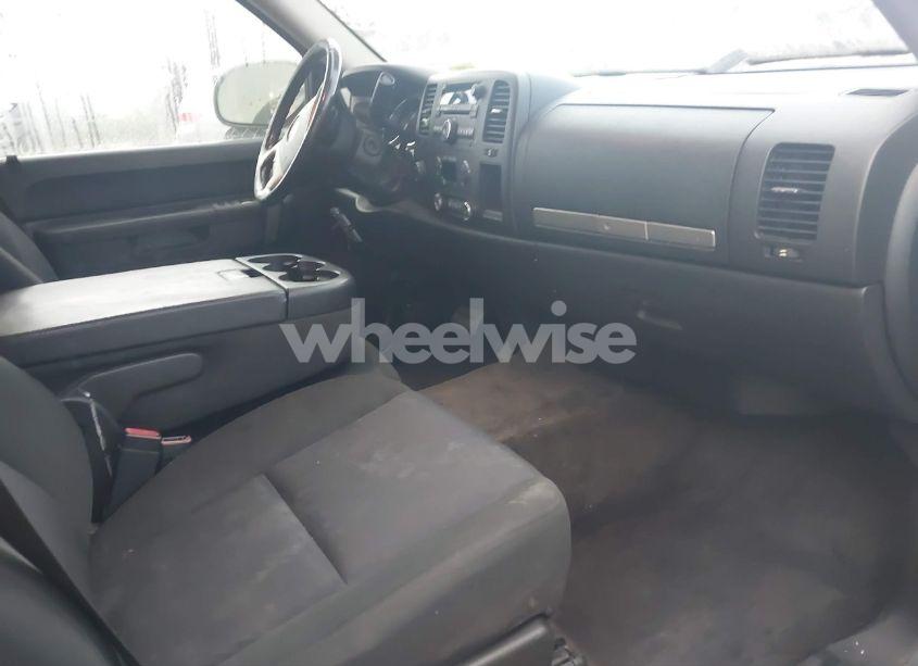 Photo 5 of 2011 Chevrolet Silverado 1500 LT (VIN 3GCPKSE34BG269107)