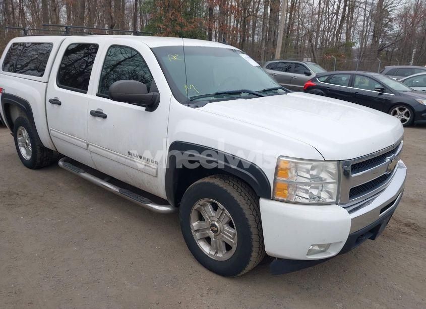 2011 Chevrolet Silverado 1500 LT (VIN 3GCPKSE34BG303174) main photo