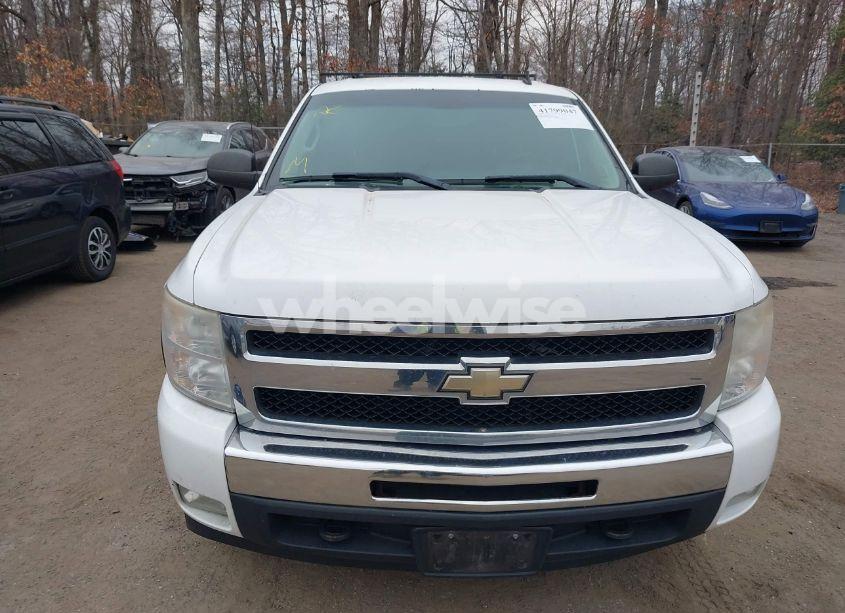 Photo 12 of 2011 Chevrolet Silverado 1500 LT (VIN 3GCPKSE34BG303174)