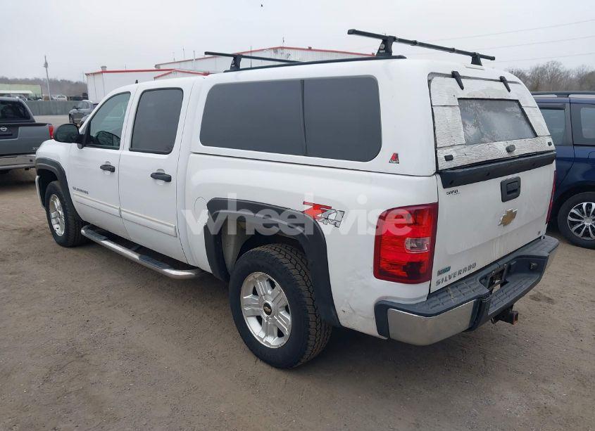 Photo 3 of 2011 Chevrolet Silverado 1500 LT (VIN 3GCPKSE34BG303174)