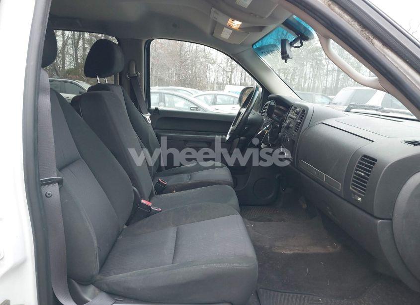 Photo 5 of 2011 Chevrolet Silverado 1500 LT (VIN 3GCPKSE34BG303174)