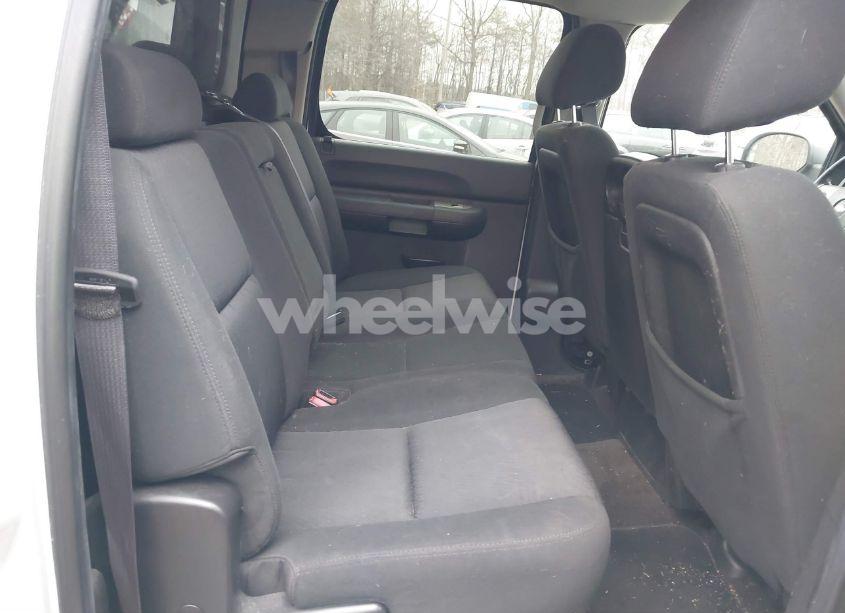 Photo 8 of 2011 Chevrolet Silverado 1500 LT (VIN 3GCPKSE34BG303174)