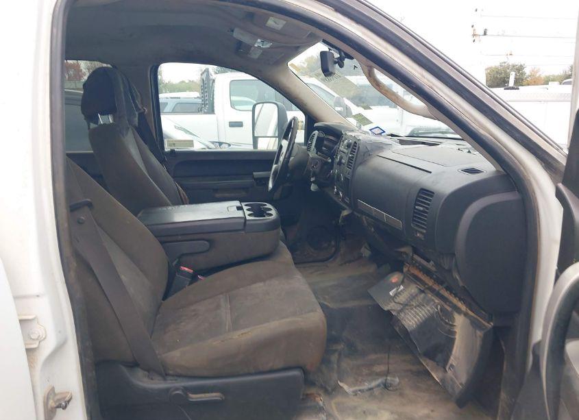 Photo 5 of 2011 Chevrolet Silverado 1500 LT (VIN 3GCPKSE34BG311517)