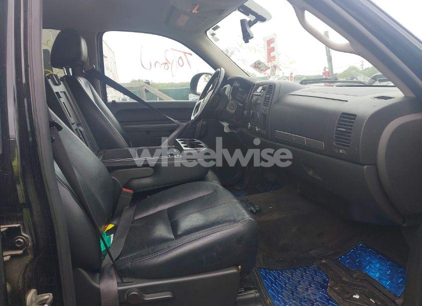 Photo 5 of 2011 Chevrolet Silverado 1500 LT (VIN 3GCPKSE34BG323151)