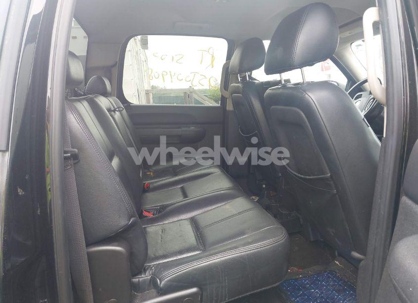 Photo 8 of 2011 Chevrolet Silverado 1500 LT (VIN 3GCPKSE34BG323151)